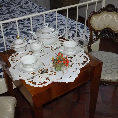 Gens Julia Couette-café