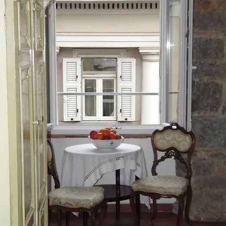 Oda ve Kahvaltı Gens Julia Trieste