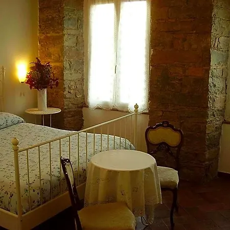 B&B Gens Julia 4*