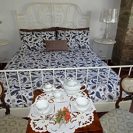 B&B Gens Julia