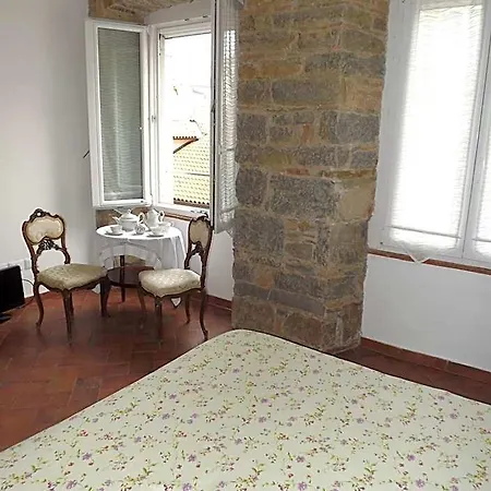 B&B Gens Julia 4*