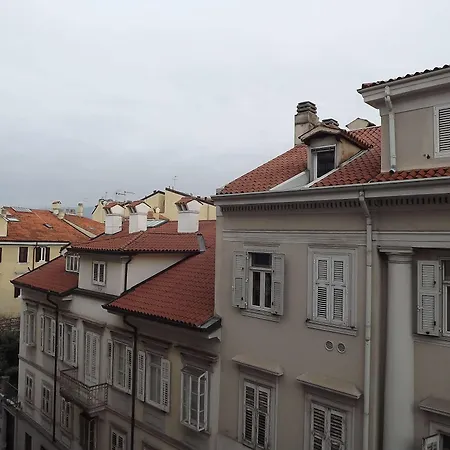 Gens Julia Bed and Breakfast 4*