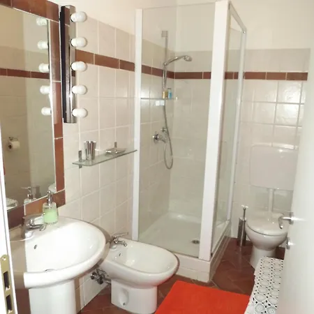 Gens Julia Τεργέστη