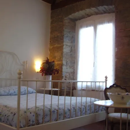 Gens Julia Bed and Breakfast 4*